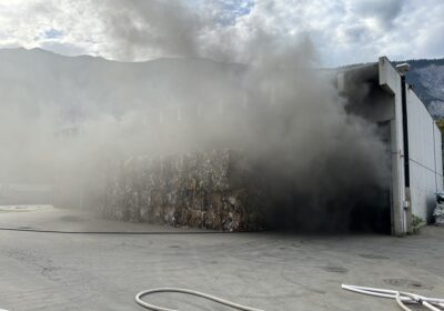 Brand Lagerhalle Müllverarbeitungsbetrieb